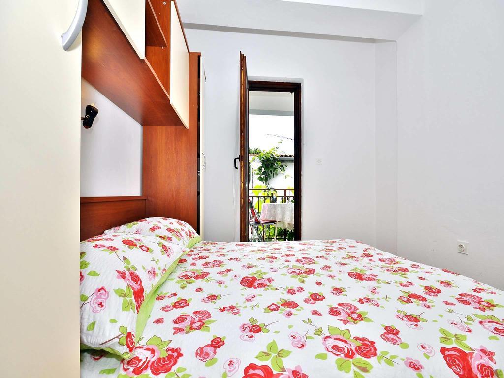 Apartments Mira 645 Porec Room photo