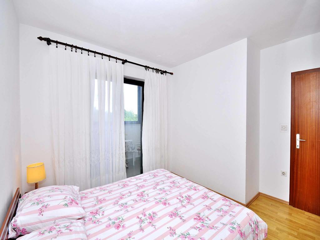 Apartments Mira 645 Porec Room photo