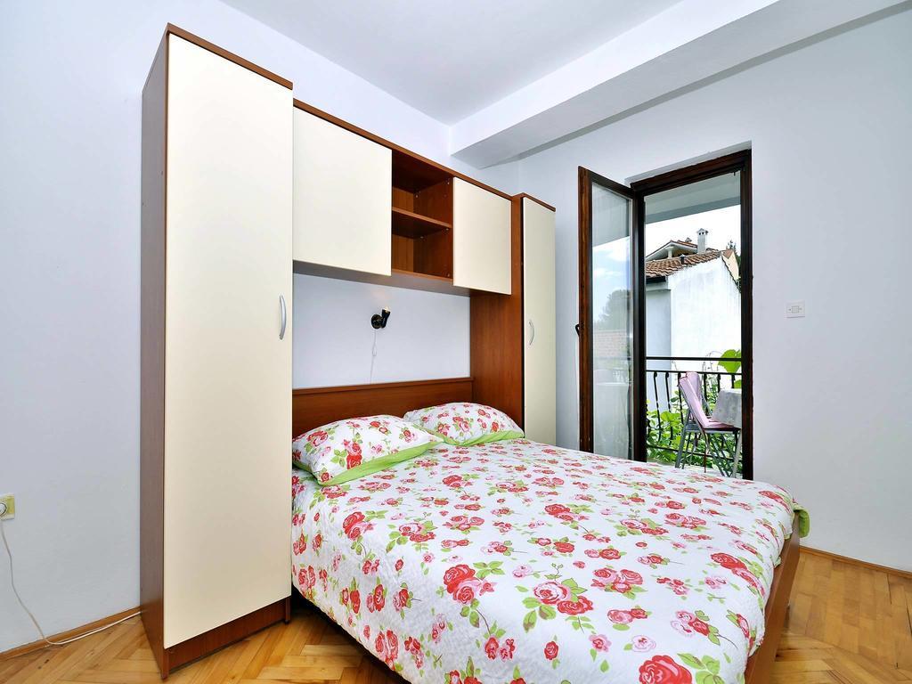 Apartments Mira 645 Porec Room photo