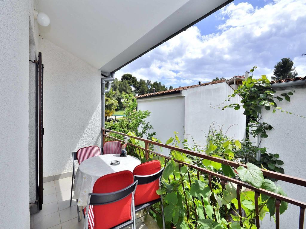 Apartments Mira 645 Porec Room photo