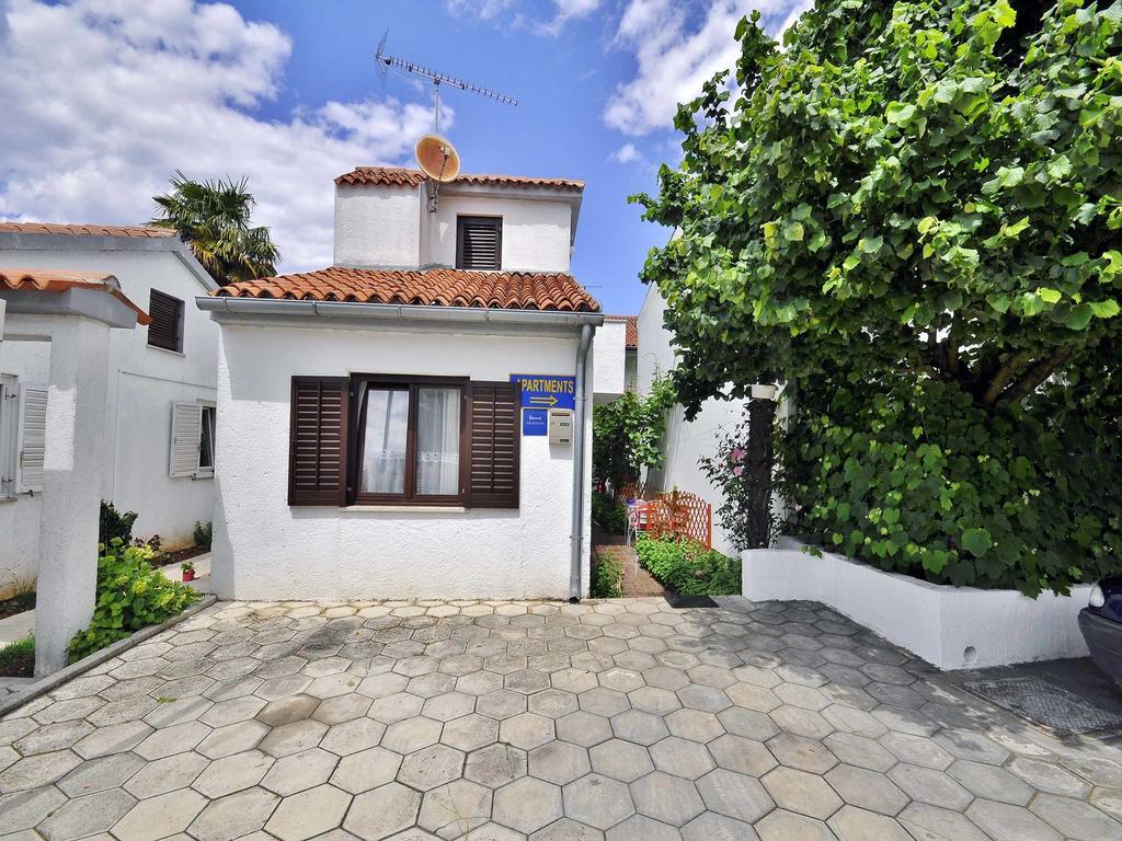 Apartments Mira 645 Porec Room photo