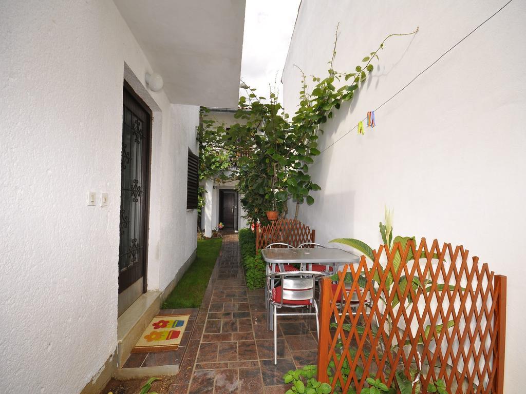 Apartments Mira 645 Porec Room photo